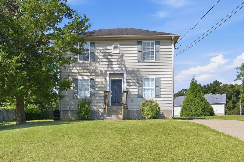 1,735/Mo, 1204 Smalls Ct La Vergne, TN 37086 Front View