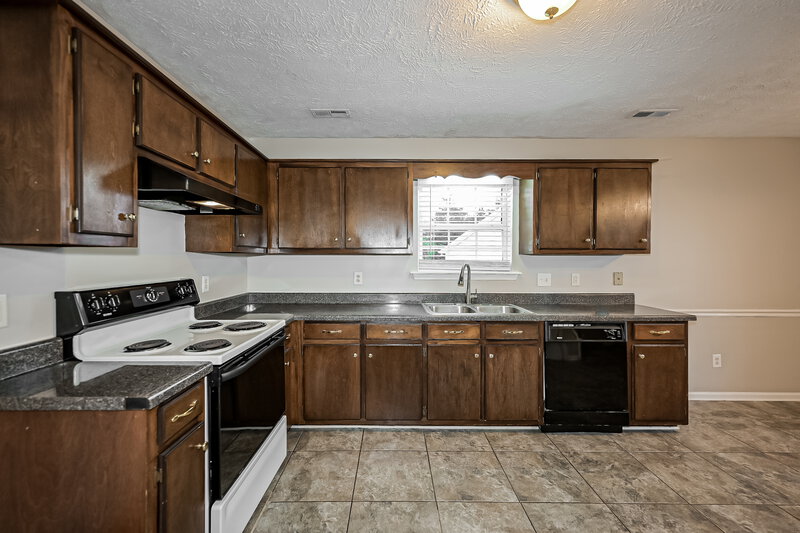 1,735/Mo, 1204 Smalls Ct La Vergne, TN 37086 Kitchen View