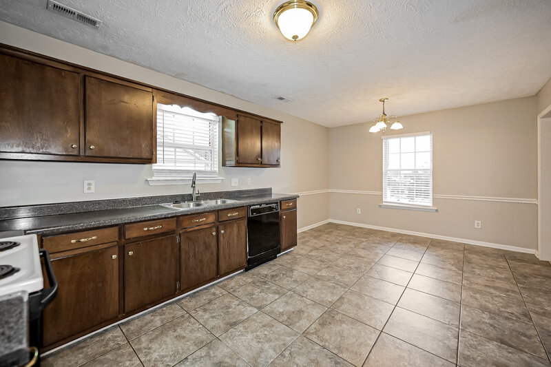 1,735/Mo, 1204 Smalls Ct La Vergne, TN 37086 Kitchen View 2