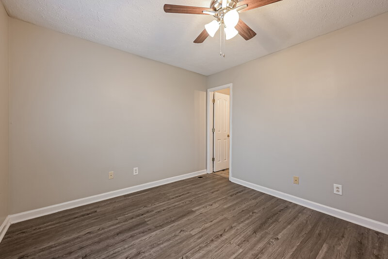 1,735/Mo, 1204 Smalls Ct La Vergne, TN 37086 Main Bedroom View