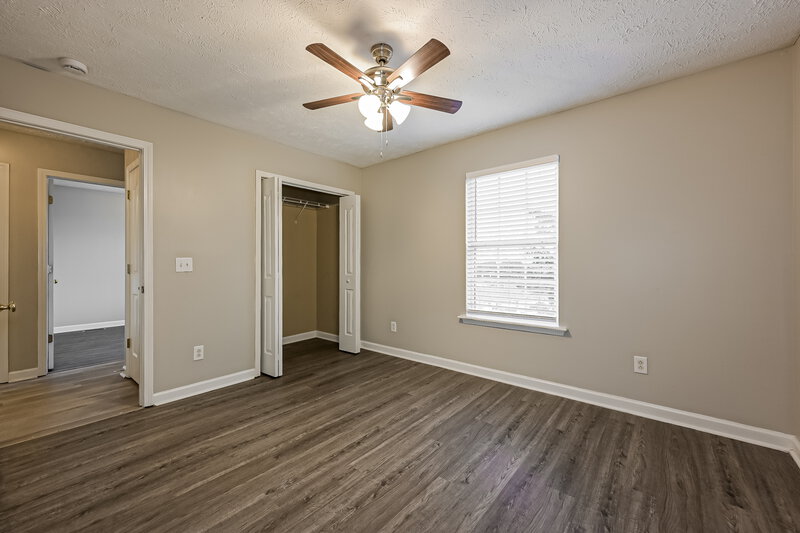 1,735/Mo, 1204 Smalls Ct La Vergne, TN 37086 Main Bedroom View 2