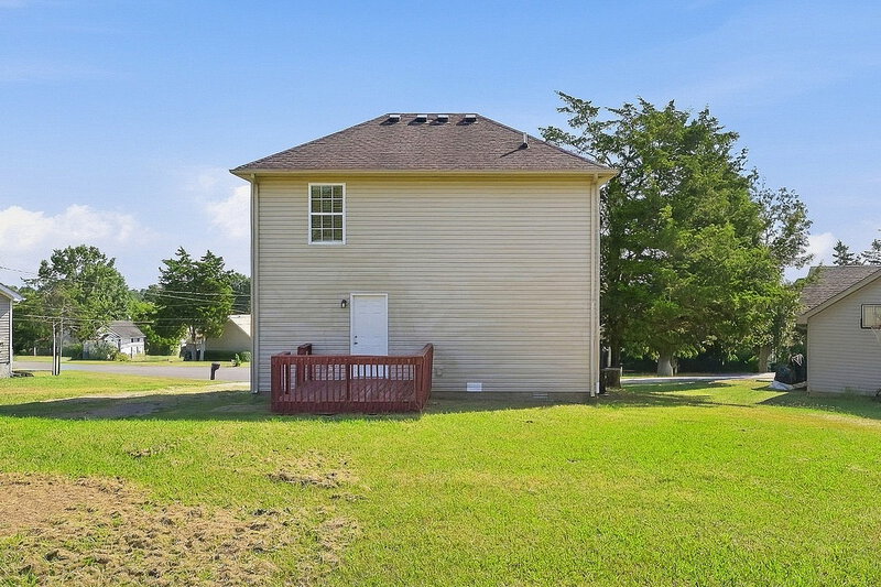 1,735/Mo, 1204 Smalls Ct La Vergne, TN 37086 Backyard View