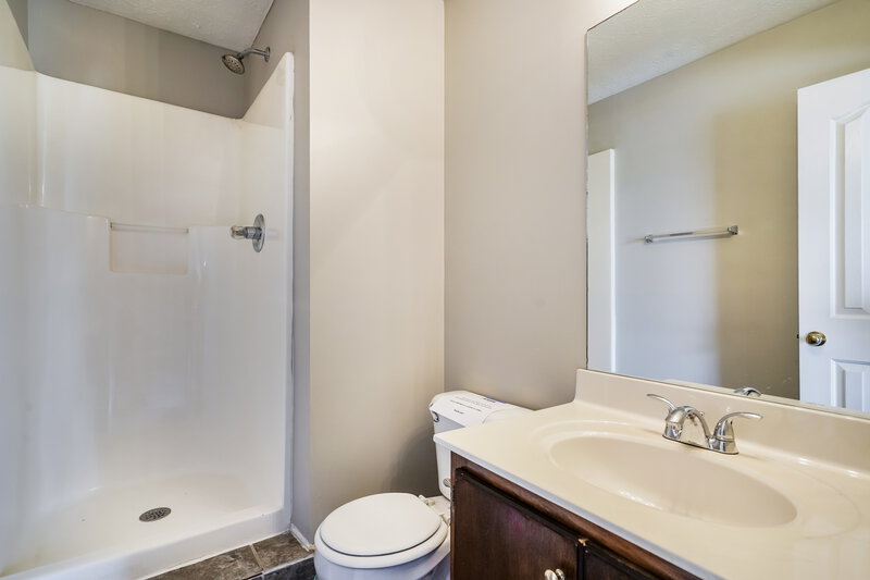 1,720/Mo, 1204 Smalls Ct La Vergne, TN 37086 Bathroom View