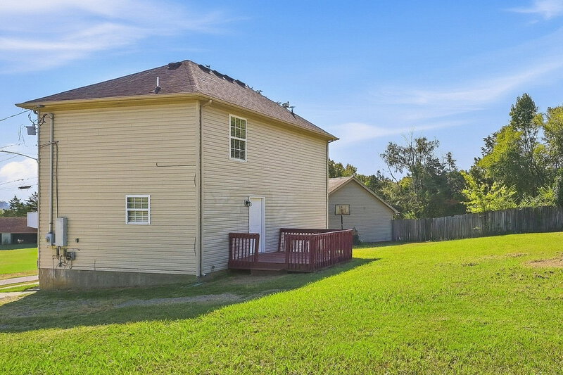 1,735/Mo, 1204 Smalls Ct La Vergne, TN 37086 Backyard View 2