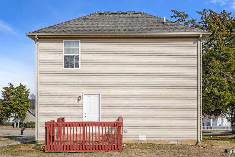 1,720/Mo, 1204 Smalls Ct La Vergne, TN 37086 Rear View