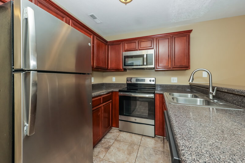 1,695/Mo, 1323 E Nir Shreibman Blvd La Vergne, TN 37086 Kitchen View