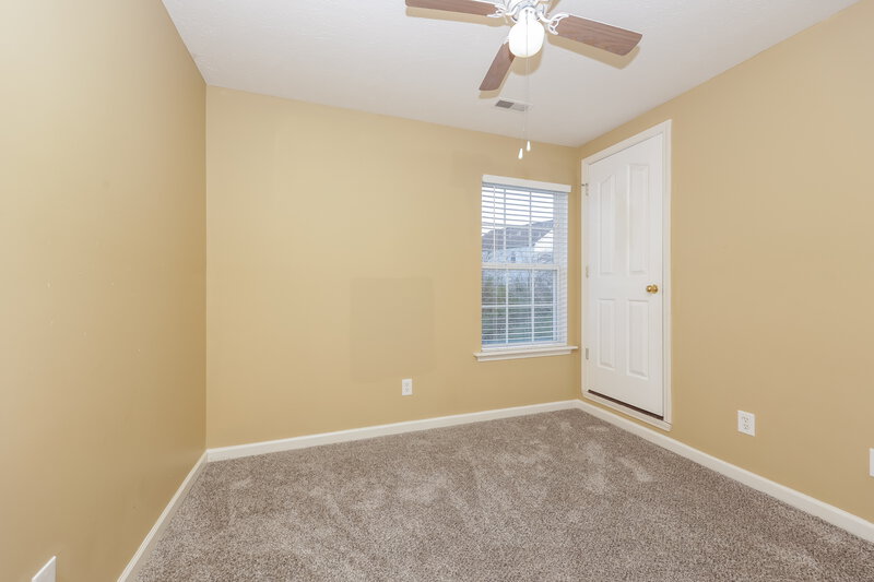1,695/Mo, 1323 E Nir Shreibman Blvd La Vergne, TN 37086 Bedroom View 2