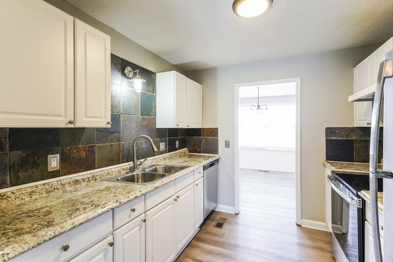 1,785/Mo, 126 Fergus Rd La Vergne, TN 37086 Kitchen View