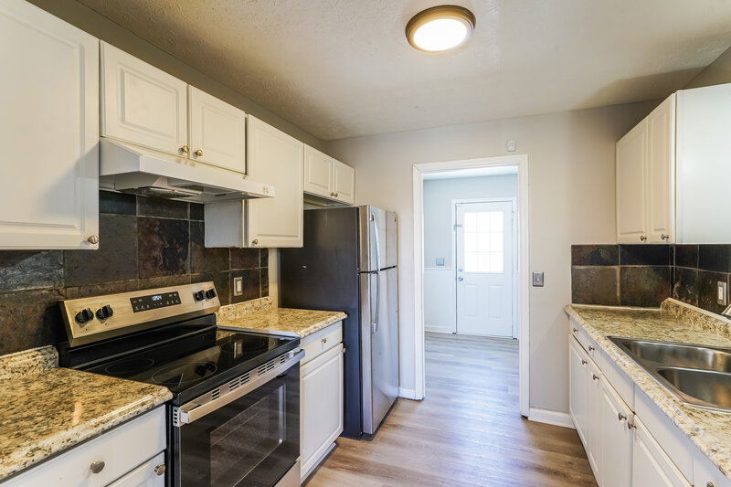 1,785/Mo, 126 Fergus Rd La Vergne, TN 37086 Kitchen View 2