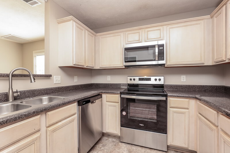 2,155/Mo, 149 Howard Woody Dr La Vergne, TN 37086 Kitchen View 2