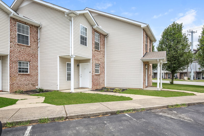 1,565/Mo, 4080 Nir Shreibman Blvd Apt 13 La Vergne, TN 37086 Front View 3