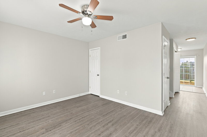 1,535/Mo, 4080 Nir Shreibman Blvd Apt 13 La Vergne, TN 37086 Living Room View