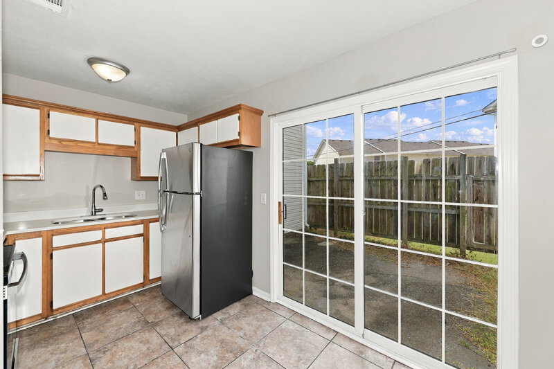 1,535/Mo, 4080 Nir Shreibman Blvd Apt 13 La Vergne, TN 37086 Dining Room View 2