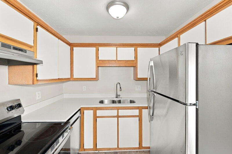 1,535/Mo, 4080 Nir Shreibman Blvd Apt 13 La Vergne, TN 37086 Kitchen View 2