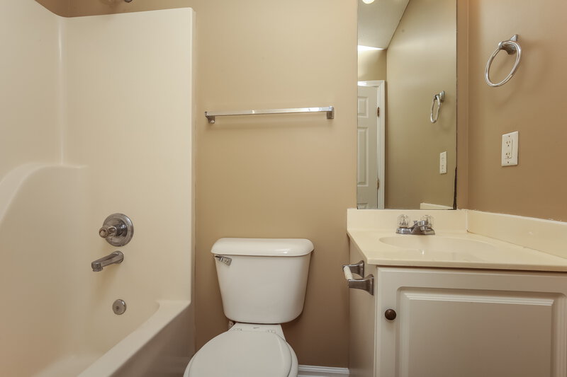 1,565/Mo, 4080 Nir Shreibman Blvd Apt 13 La Vergne, TN 37086 Main Bedroom View 2