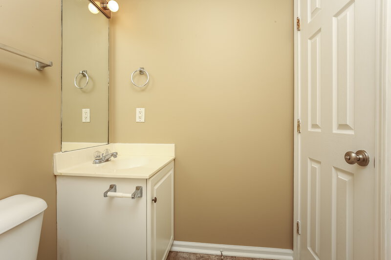 1,565/Mo, 4080 Nir Shreibman Blvd Apt 13 La Vergne, TN 37086 Main Bedroom View 3