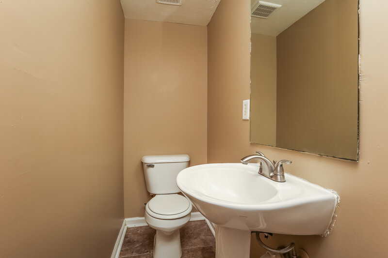 1,565/Mo, 4080 Nir Shreibman Blvd Apt 13 La Vergne, TN 37086 Powder Room View