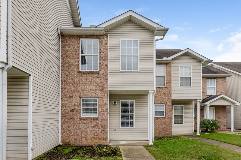 1,425/Mo, 4080 Nir Shreibman Blvd Apt 5 La Vergne, TN 37086 External View