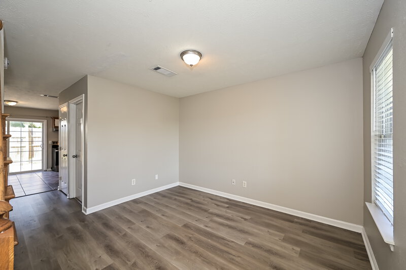 1,430/Mo, 4080 Nir Shreibman Blvd Apt 5 La Vergne, TN 37086 Living Room View