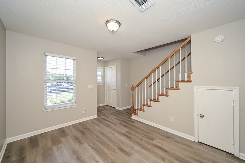 1,430/Mo, 4080 Nir Shreibman Blvd Apt 5 La Vergne, TN 37086 Living Room View 2