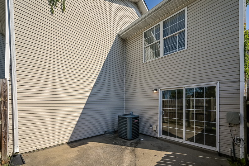1,430/Mo, 4080 Nir Shreibman Blvd Apt 5 La Vergne, TN 37086 Rear View