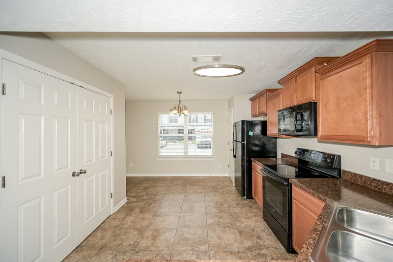 1,760/Mo, 3007 RG Buchanan Dr La Vergne, TN 37086 Kitchen View