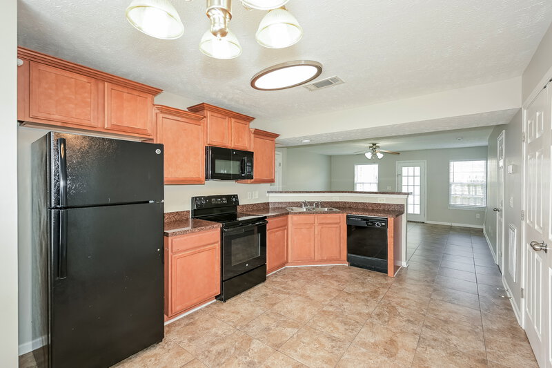 1,760/Mo, 3007 RG Buchanan Dr La Vergne, TN 37086 Kitchen View 2