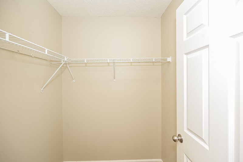 1,760/Mo, 3007 RG Buchanan Dr La Vergne, TN 37086 Mainwalkincloset View