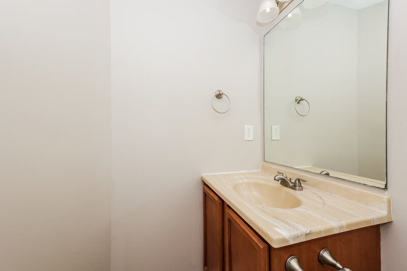 1,895/Mo, 3007 RG Buchanan Dr La Vergne, TN 37086 Bathroom View 2