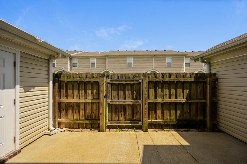 1,760/Mo, 3007 RG Buchanan Dr La Vergne, TN 37086 Rear View
