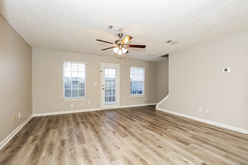 2,730/Mo, 4048 George Buchanan Dr La Vergne, TN 37086 Living Room View 2