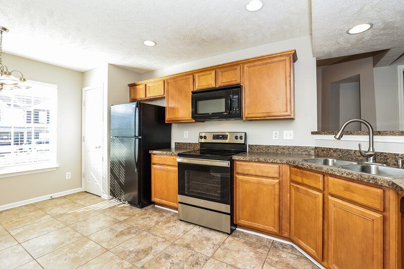 2,730/Mo, 4048 George Buchanan Dr La Vergne, TN 37086 Kitchen View 2