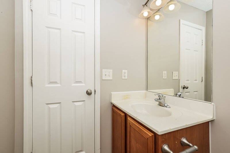 2,730/Mo, 4048 George Buchanan Dr La Vergne, TN 37086 Main Bathroom View
