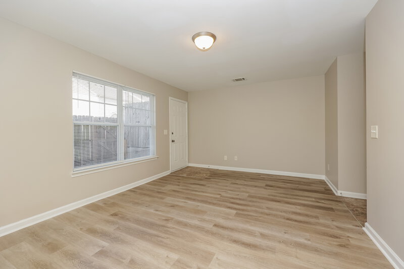 1,490/Mo, 8047 Logan Dr La Vergne, TN 37086 Living Room View 2