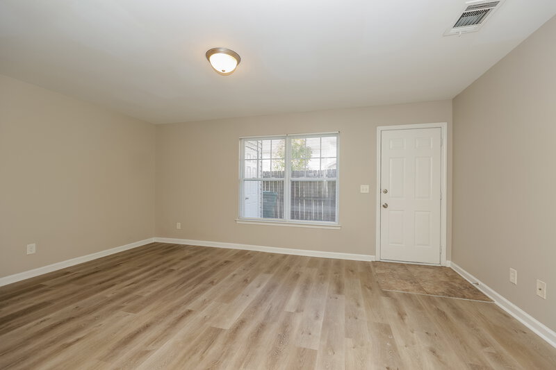 1,490/Mo, 8047 Logan Dr La Vergne, TN 37086 Living Room View 3