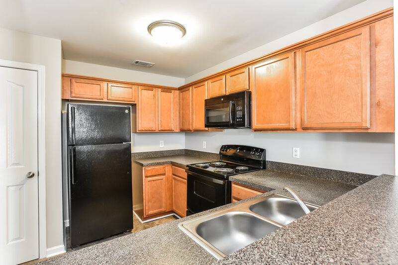 2,430/Mo, 8043 Logan Dr La Vergne, TN 37086 Kitchen View 2