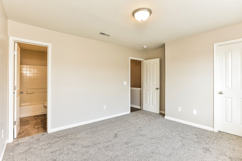 2,430/Mo, 8043 Logan Dr La Vergne, TN 37086 Main Bedroom View 3