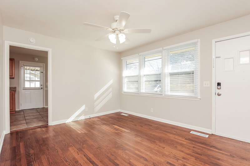 1,595/Mo, 307 Jean Dr La Vergne, TN 37086 Living Room View 2