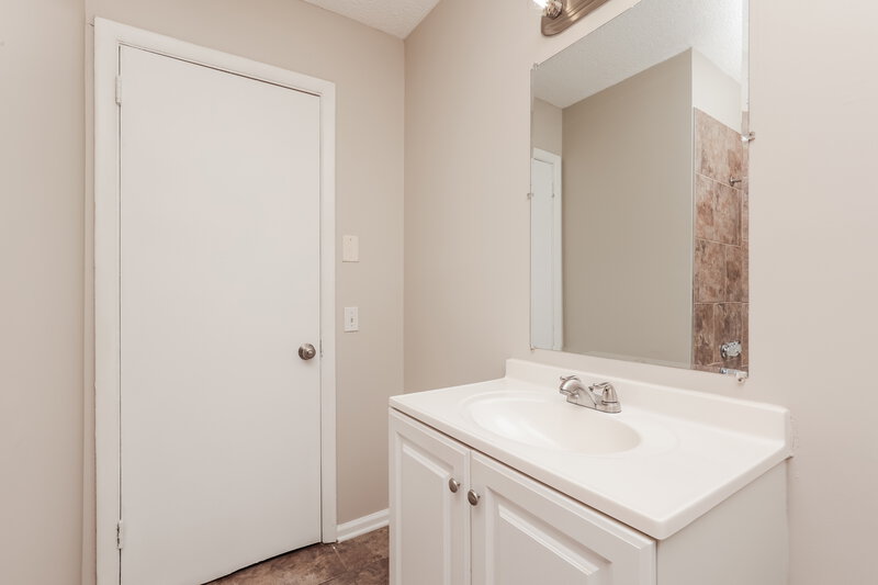 1,595/Mo, 307 Jean Dr La Vergne, TN 37086 Bathroom View 2