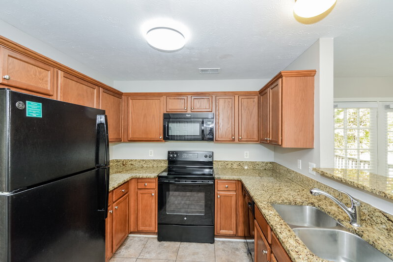 1,680/Mo, 283 Bill Stewart Blvd La Vergne, TN 37086 Kitchen View