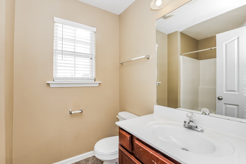 1,740/Mo, 1137 Phelissa Dr La Vergne, TN 37086 Main Bathroom View