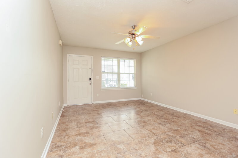 1,940/Mo, 174 Howard Woody Dr La Vergne, TN 37086 Living Room View