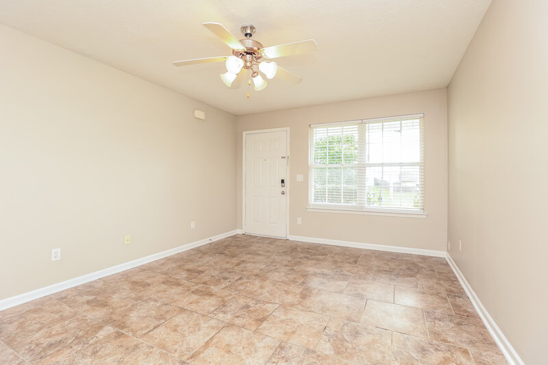 1,940/Mo, 174 Howard Woody Dr La Vergne, TN 37086 Living Room View 2