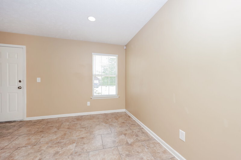 2,010/Mo, 305 Sarna Dr La Vergne, TN 37086 Dining Room View