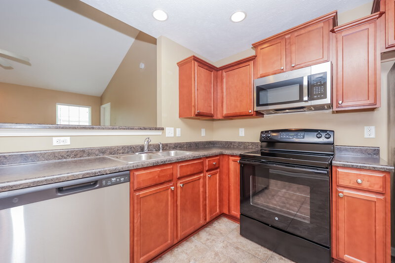 2,010/Mo, 305 Sarna Dr La Vergne, TN 37086 Kitchen View