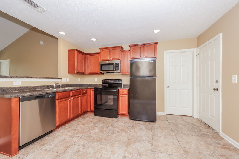 2,010/Mo, 305 Sarna Dr La Vergne, TN 37086 Kitchen View 2