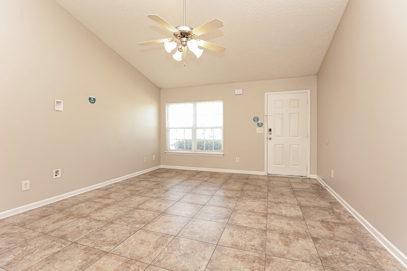 2,065/Mo, 165 Howard Woody Dr La Vergne, TN 37086 Living Room View