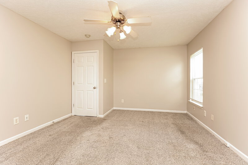 2,065/Mo, 165 Howard Woody Dr La Vergne, TN 37086 Main Bedroom View 2