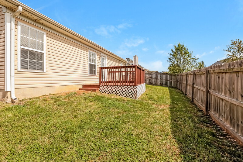 2,065/Mo, 165 Howard Woody Dr La Vergne, TN 37086 Rear View