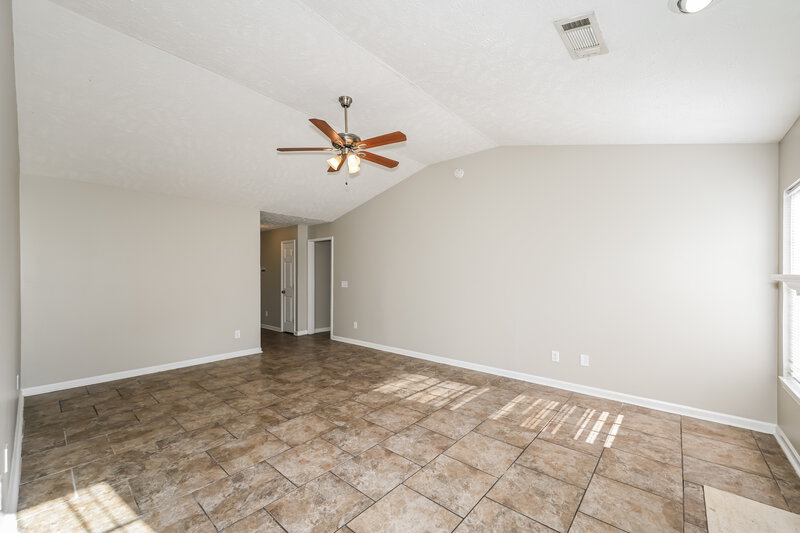 2,150/Mo, 176 Howard Woody Dr La Vergne, TN 37086 Living Room View 3